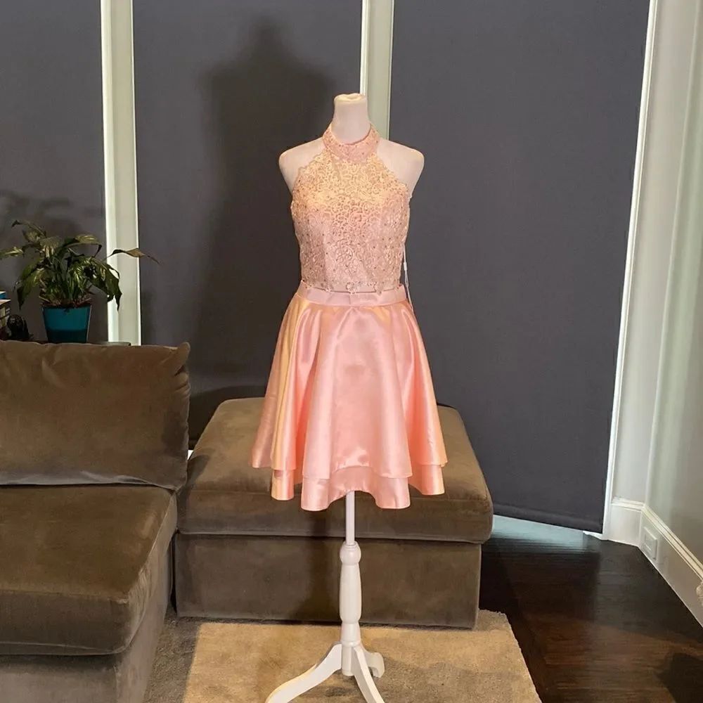 Women’s Satin & Lace Halter Short Prom Party Dress 2 Pieces Size 4 NWT